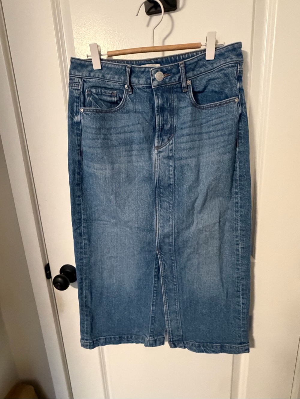 Loft outlet denim midi skirt size 6